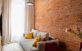 Comfy Modern Apart In Old Town Parking Properunit